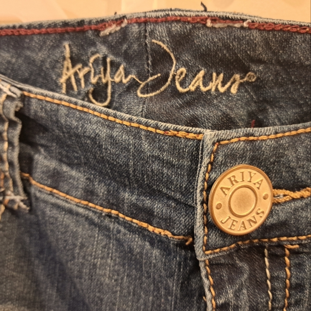 Ariya Jeans